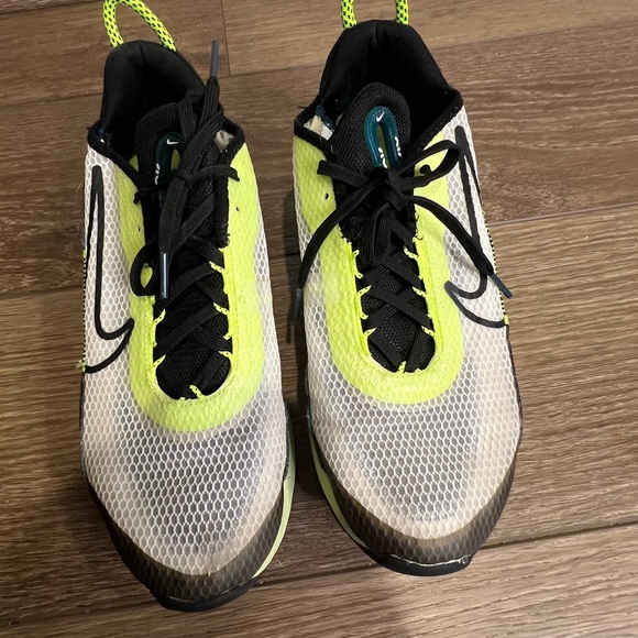 Nike Air Max 2090 Volt Blue Youth size 7 - Picture 2 of 8